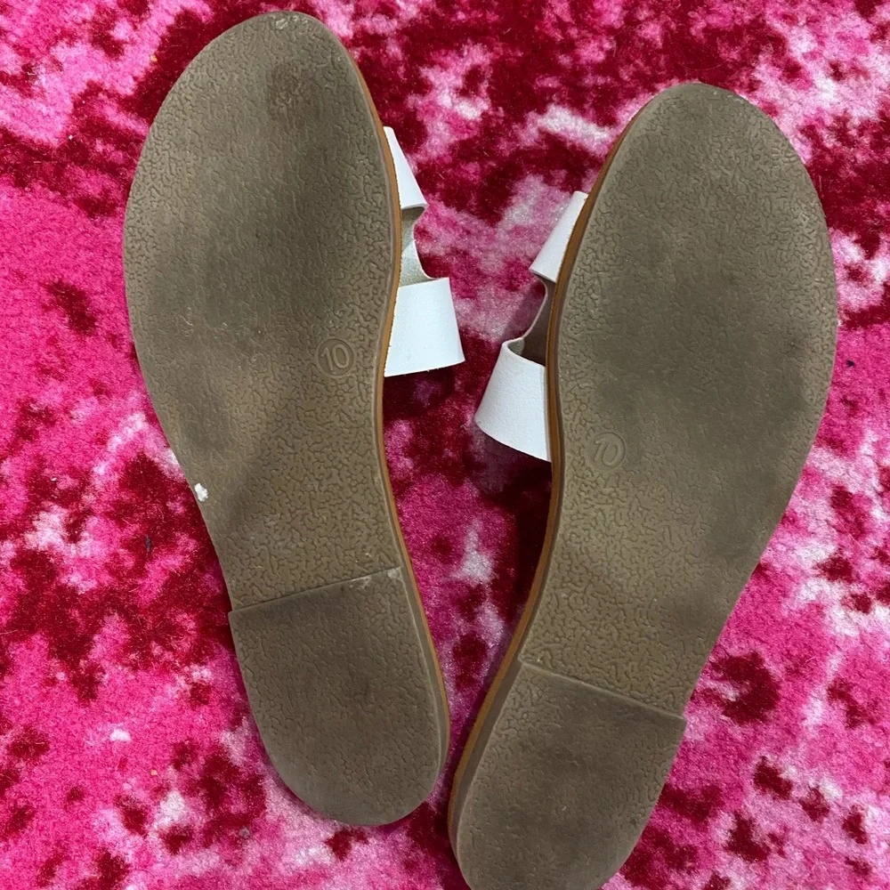 Universal Thread Sandals - Picture 3 of 3